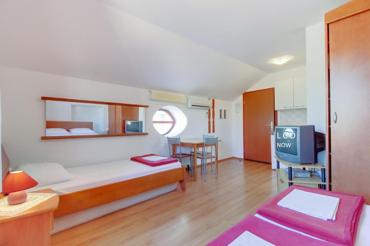 Apartments Rosa 말리로시니 외부 사진