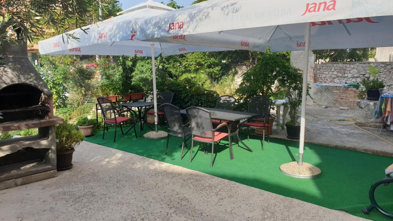 Apartments Rosa 말리로시니 외부 사진